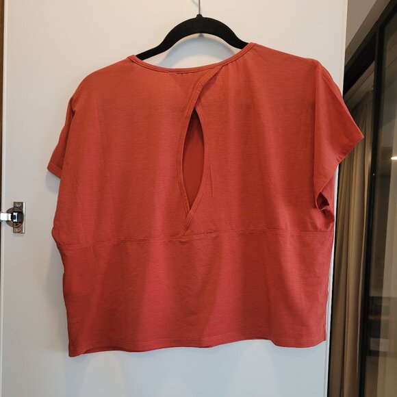 2 yoga ready tops - Picture 3 of 8